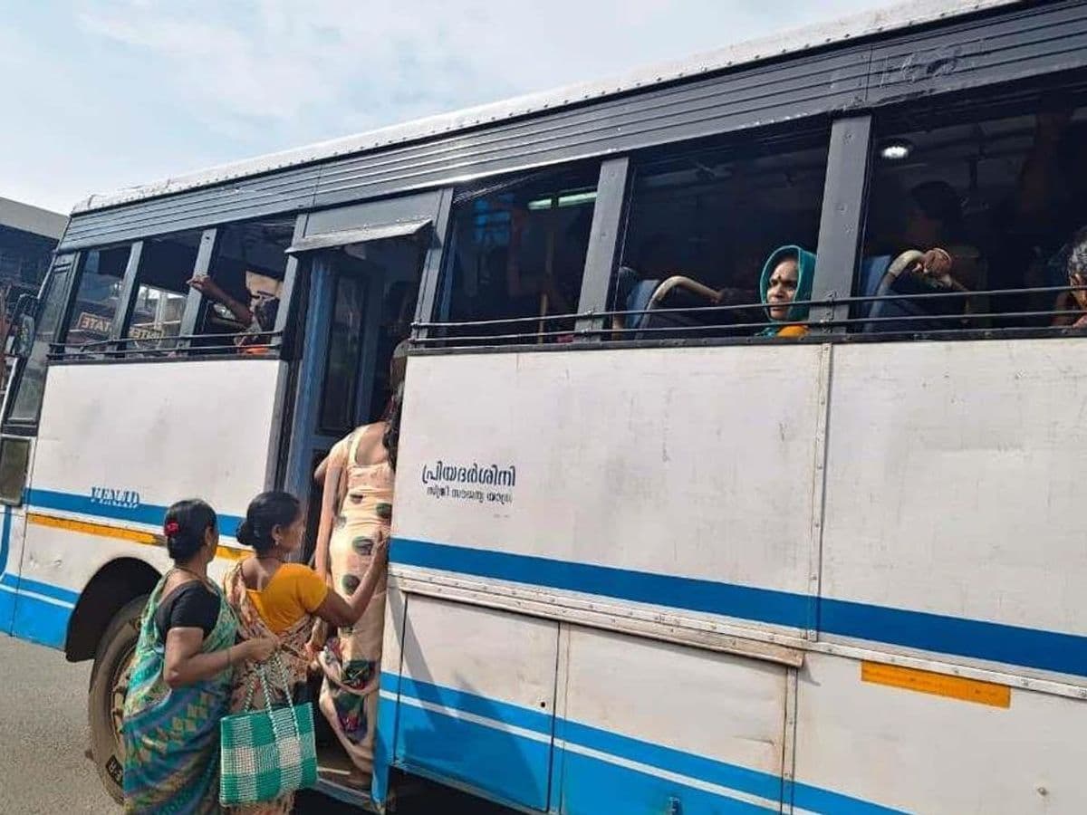 പ്രിയദർശിനി സർവീസിൽ നിയന്ത്രണം വരുമോ? സ്വകാര്യ ബസ് മേഖലയ്ക്ക് തിരിച്ചടിയെന്ന് പത്മകുമാർ സമിതി