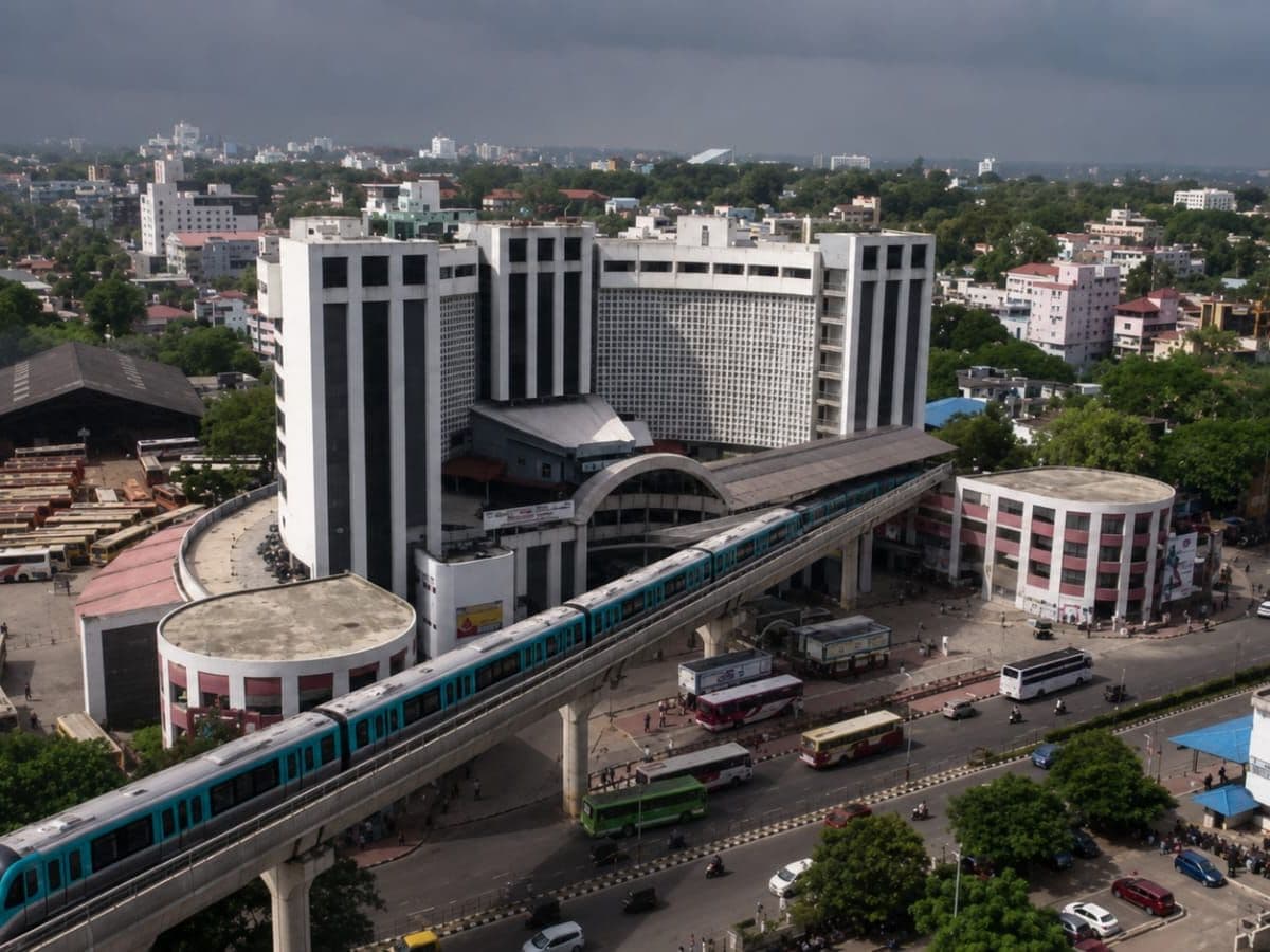 തിരുവനന്തപുരം മെട്രോയ്ക്ക് വീണ്ടും കാത്തിരിപ്പ്;കൊച്ചി മെട്രോയുടെ പദ്ധതി അംഗീകരിക്കാതെ സർക്കാർ, പുതുക്കിയ സിഎംപി ഇനിയും സമർപ്പിച്ചില്ല
