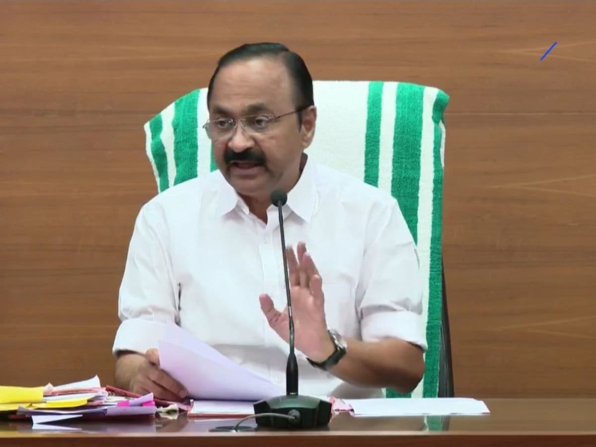 ‘സ്ത്രീകൾ വീട്ടിൽ അടങ്ങിയൊതുങ്ങി ഇരിക്കേണ്ടവരല്ല’; കാന്തപുരത്തിന്റെ പരാമർശത്തെ തള്ളി വി.ഡി. സതീശൻ